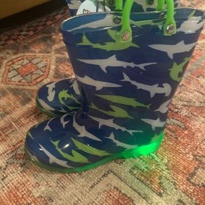 Light up rain boots
